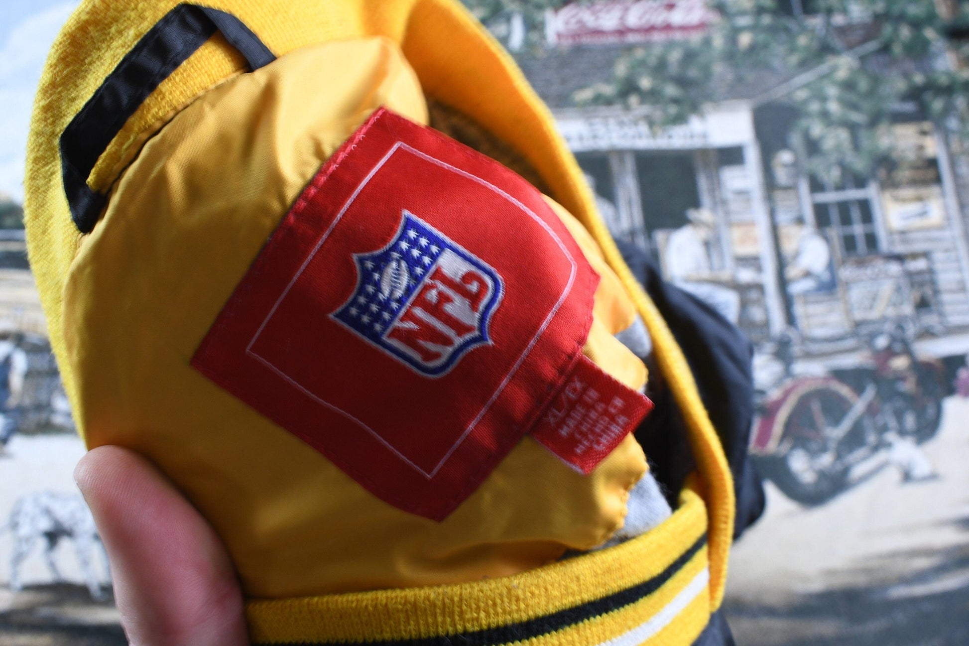 Vintage 1990s Pittsburgh Steelers NFL Pullover Windbreaker Men's XL from propervintagecanada