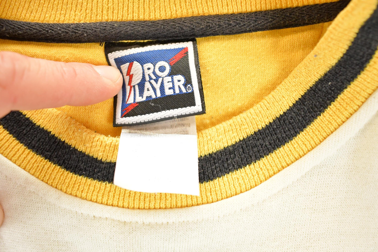 Vintage 1990s Pittsburgh Steelers Pro Player NFL Crewneck Sweatshirt Men's L from propervintagecanada