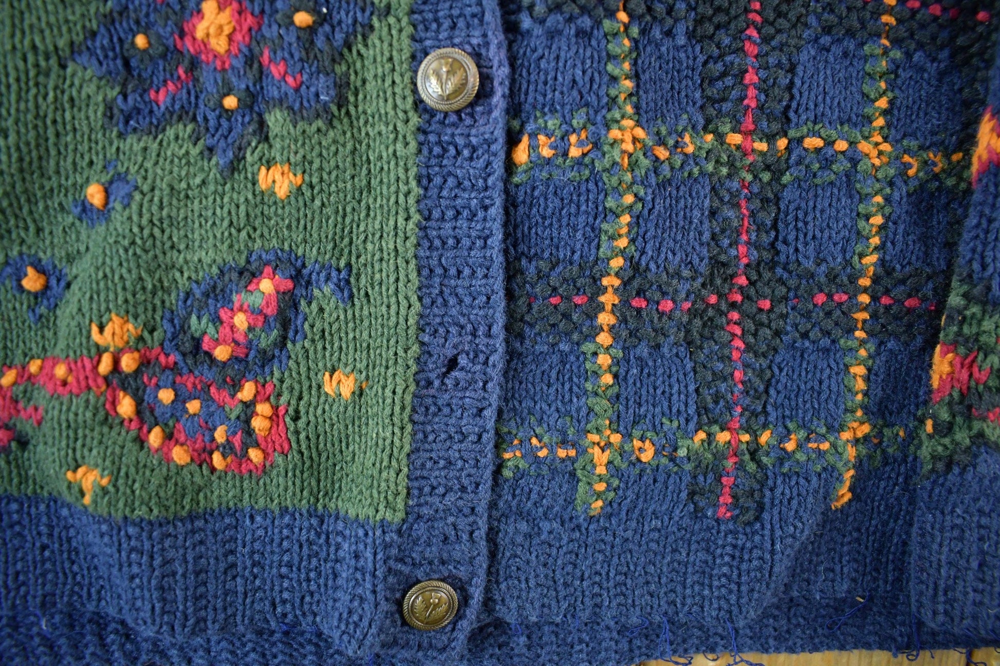 Vintage 1990s Portraits Northern Isles Hand Knit Cardigan Sweater Women's L from propervintagecanada