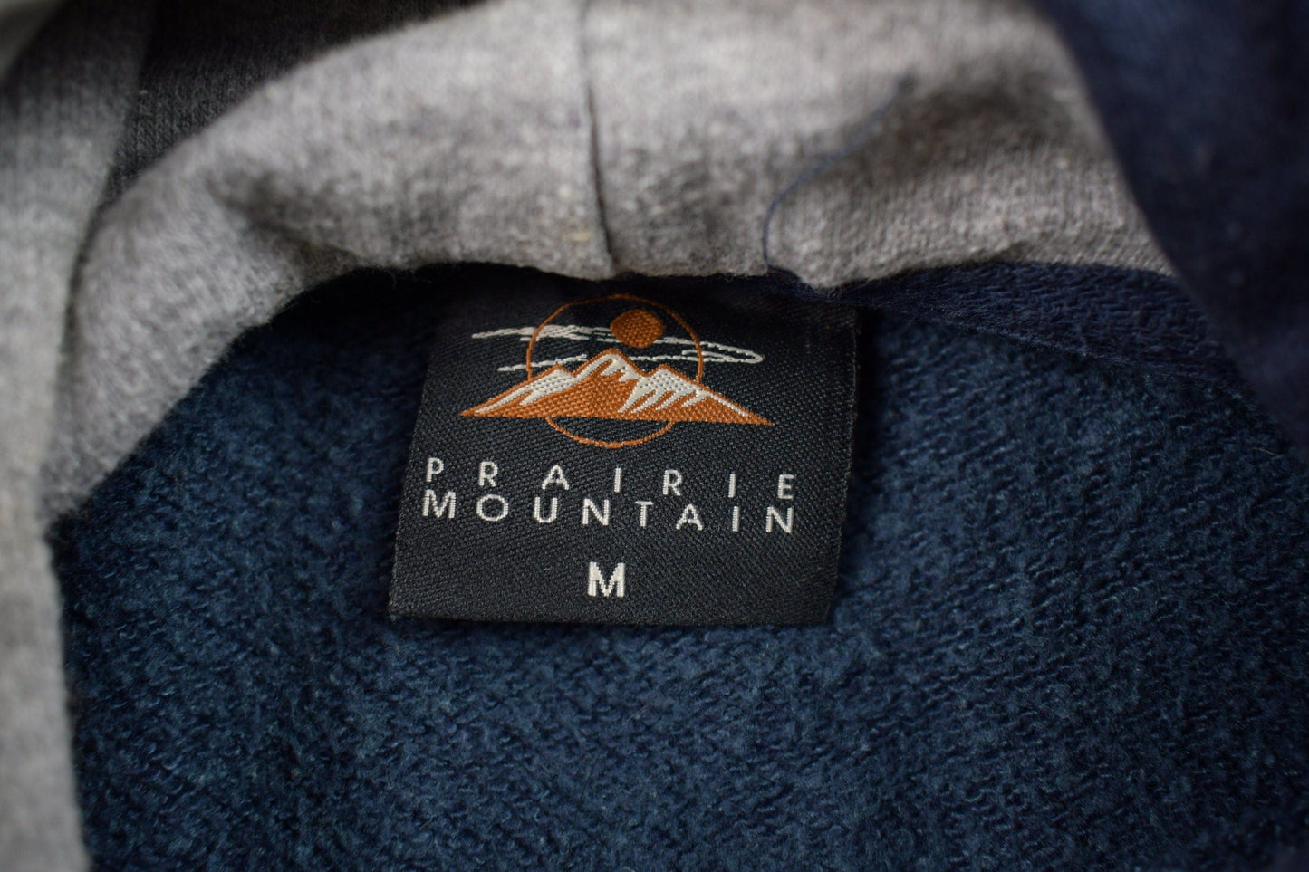 Vintage 1990s Prairie Mountain Alaska Hoodie Men's Large from propervintagecanada
