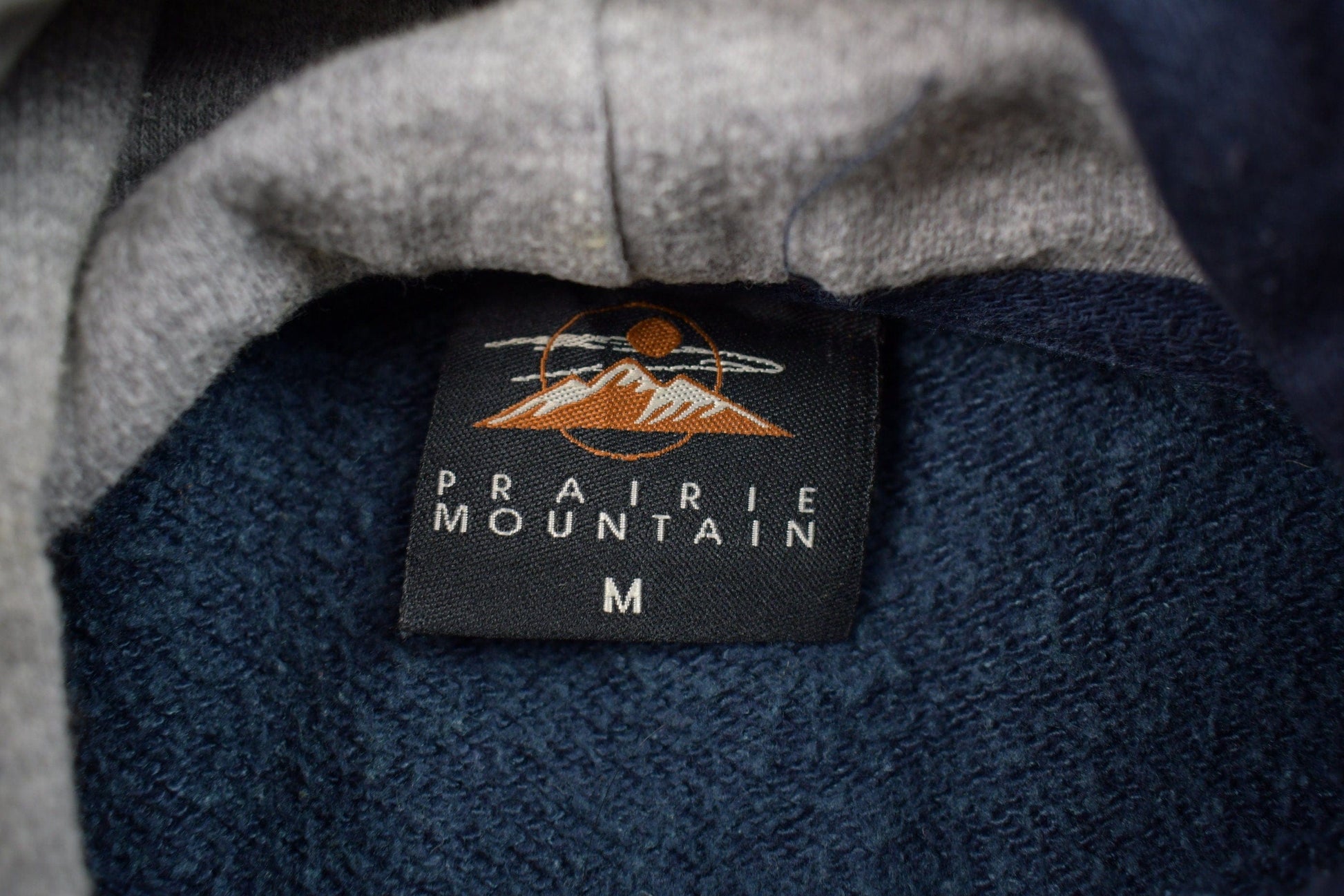 Vintage 1990s Prairie Mountain Alaska Hoodie Men's Large from propervintagecanada