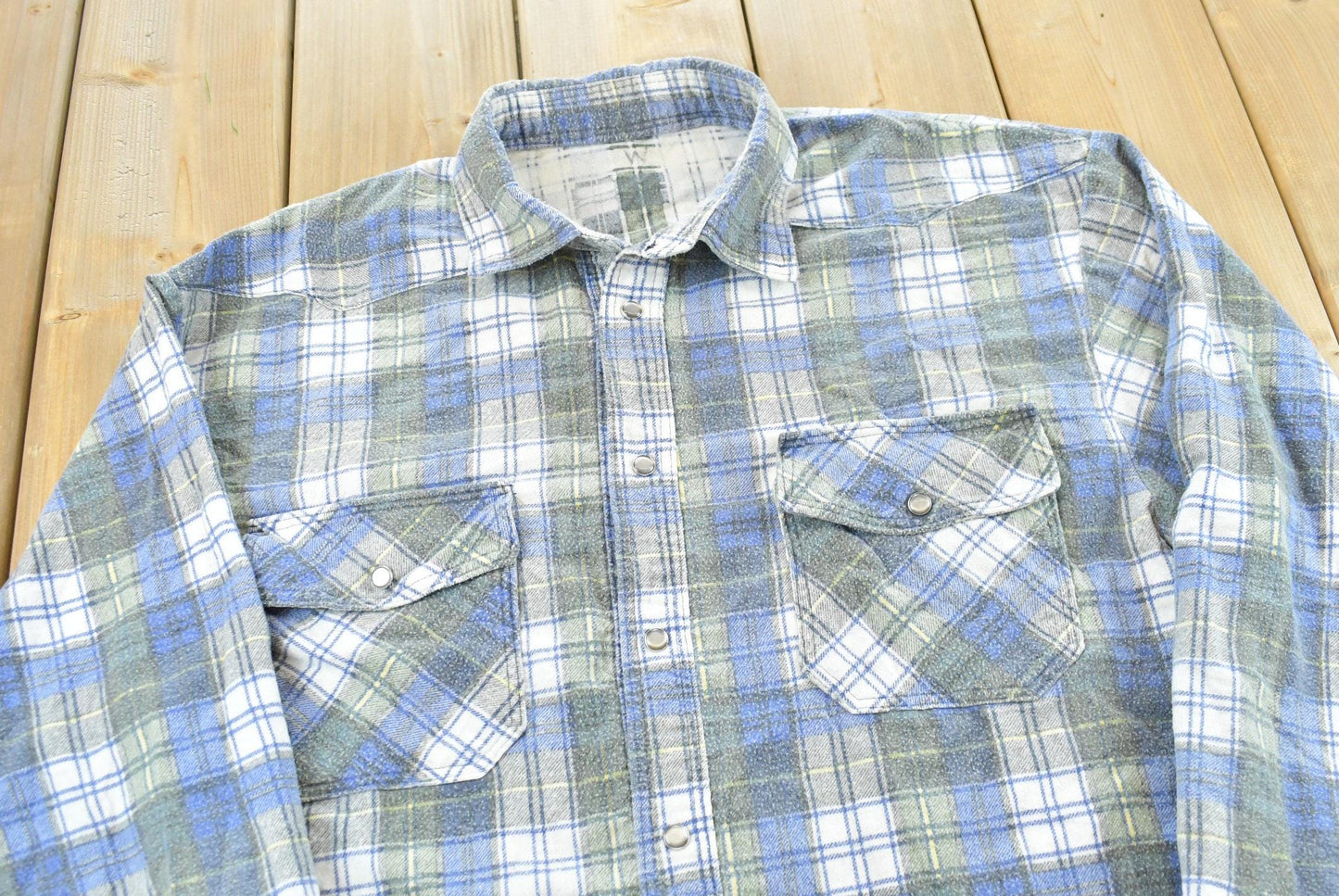 Vintage 1990s Printed Cotton Plaid Flannel Button Up Shirt Men's L from propervintagecanada