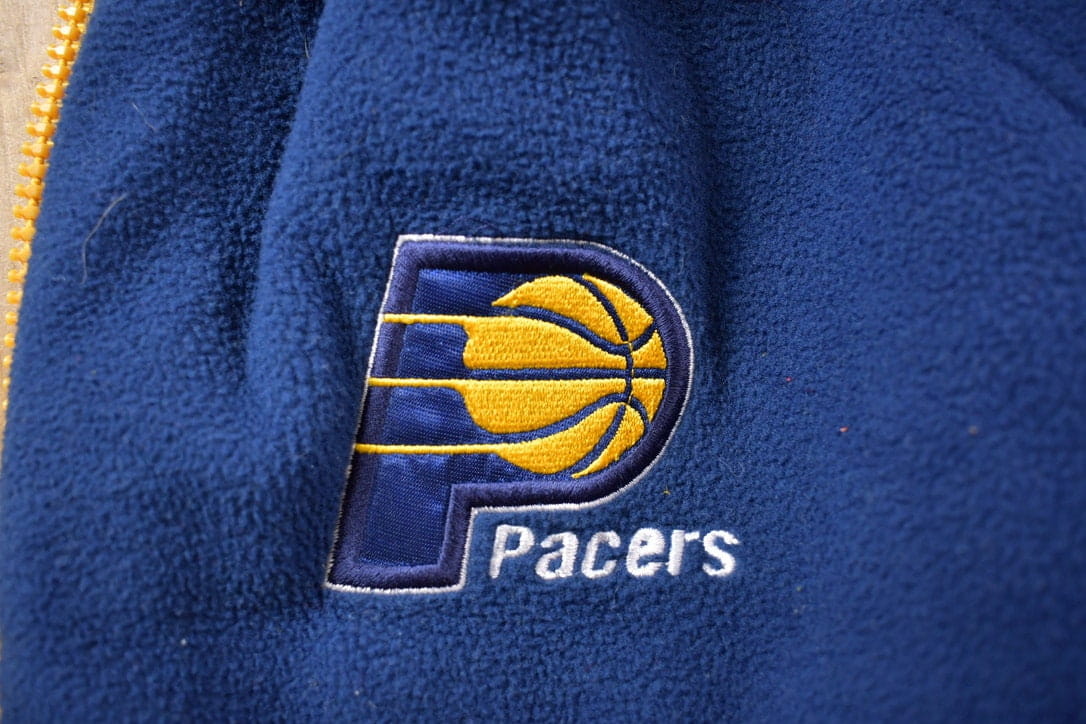 Vintage 1990s Pro Player Indiana Pacers NBA Winter Jacket Men's Large from propervintagecanada