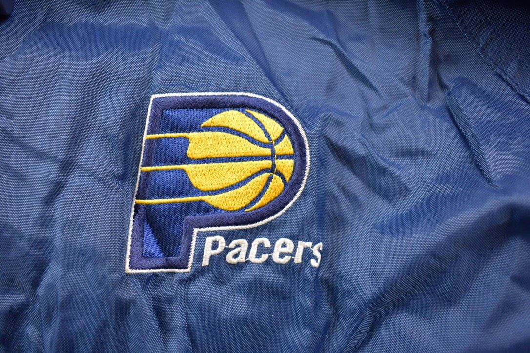 Vintage 1990s Pro Player Indiana Pacers NBA Winter Jacket Men's Large from propervintagecanada