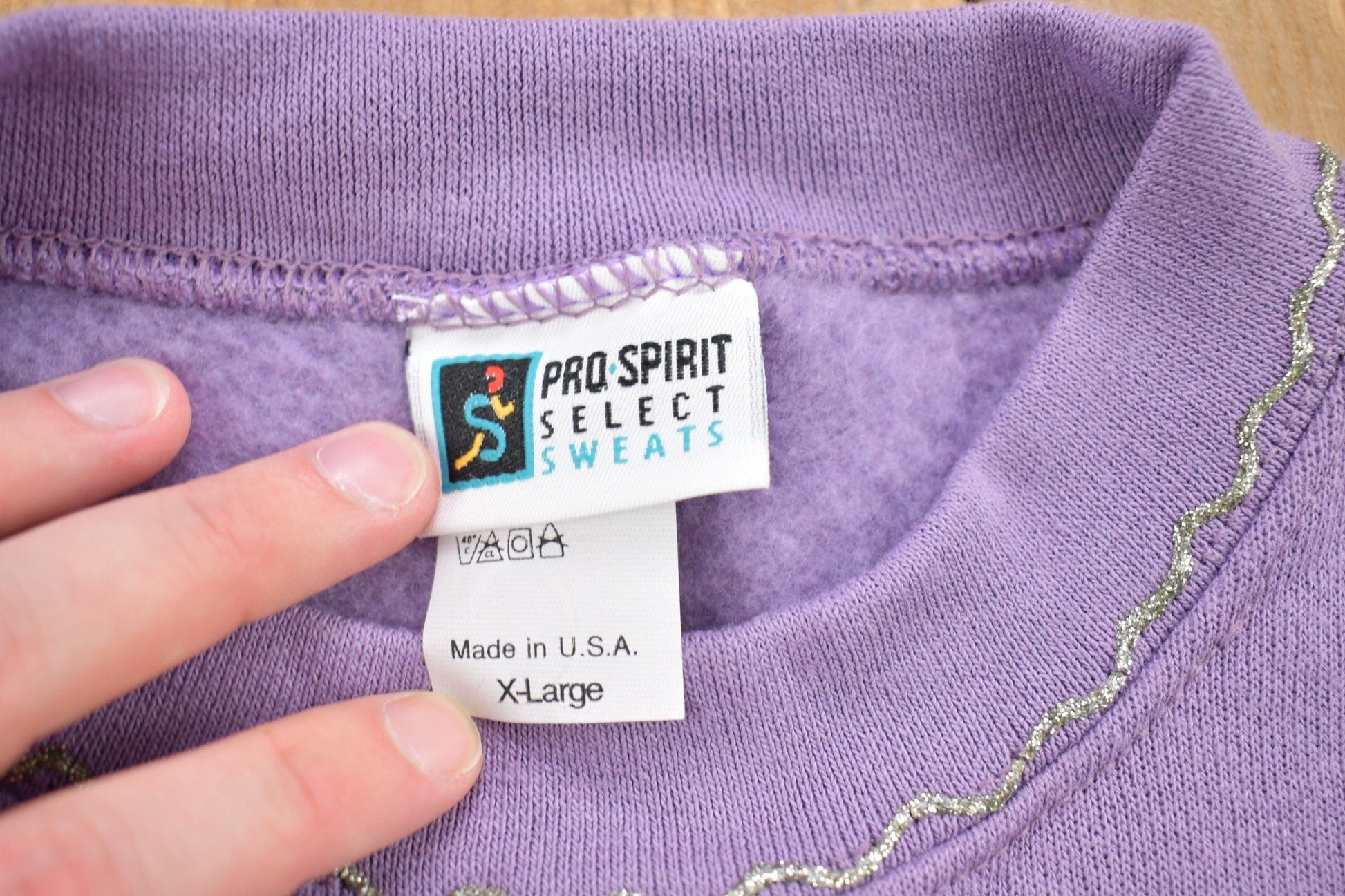 Vintage 1990s Pro Spirit Dove Theme Crewneck Sweater Women's XL from propervintagecanada
