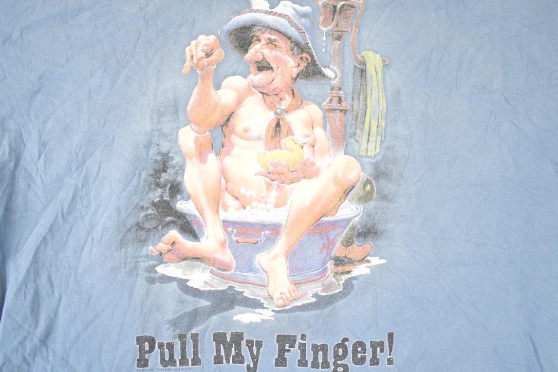 Vintage 1990s Pull My Finger Funny Grandpa Souvenir Travel T-Shirt Men's XL from propervintagecanada