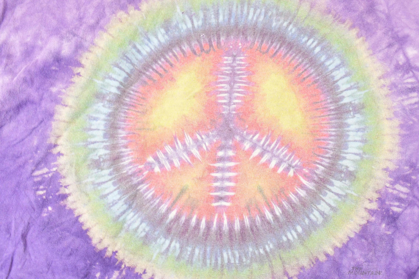 Vintage 1990s Purple Tye Dye Peace Sign Souvenir Travel T-Shirt Men's XL from propervintagecanada