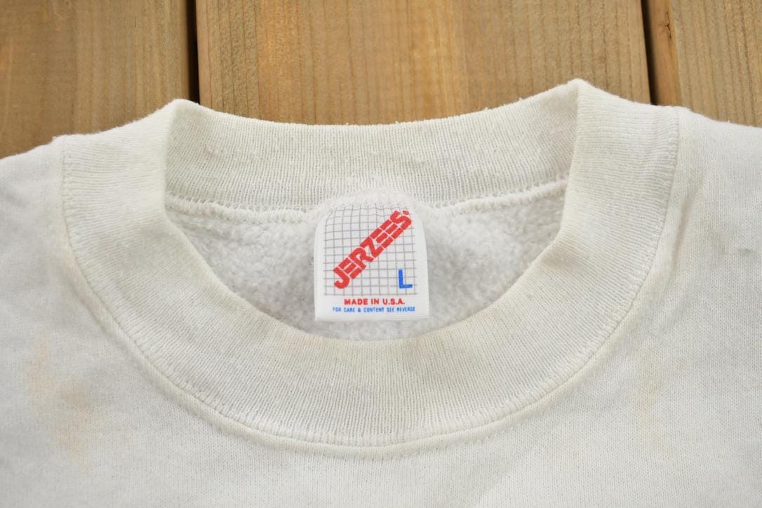 Vintage 1990s Queen of Hearts Crewneck Sweatshirt Men's M from propervintagecanada