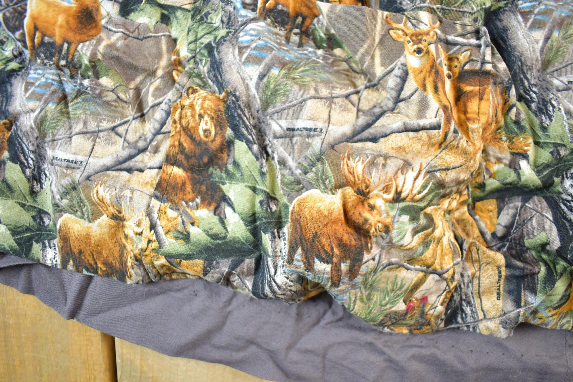 Vintage 1990s Realtree Camo Poncho Jacket Men's Medium from propervintagecanada