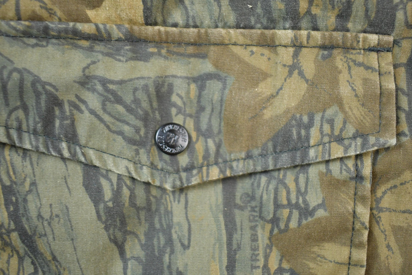 Vintage 1990s Realtree Camo Puffer Vest Jacket Men's XL from propervintagecanada