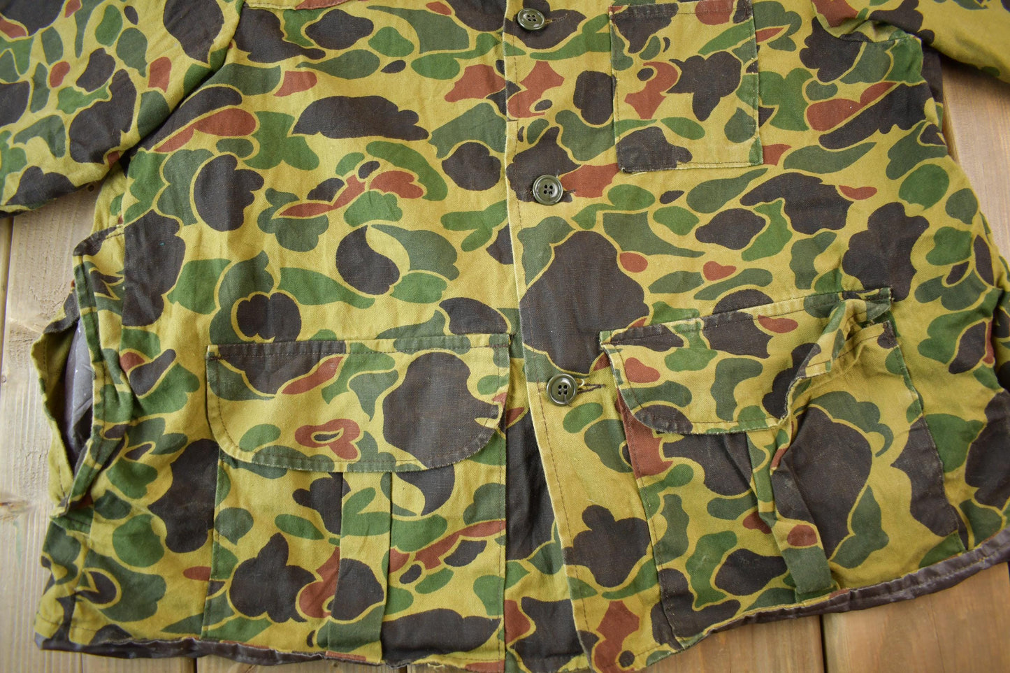 Vintage 1990s Red Head Frog Skin Camo All Over Print Jacket Size XL Men's XL from propervintagecanada