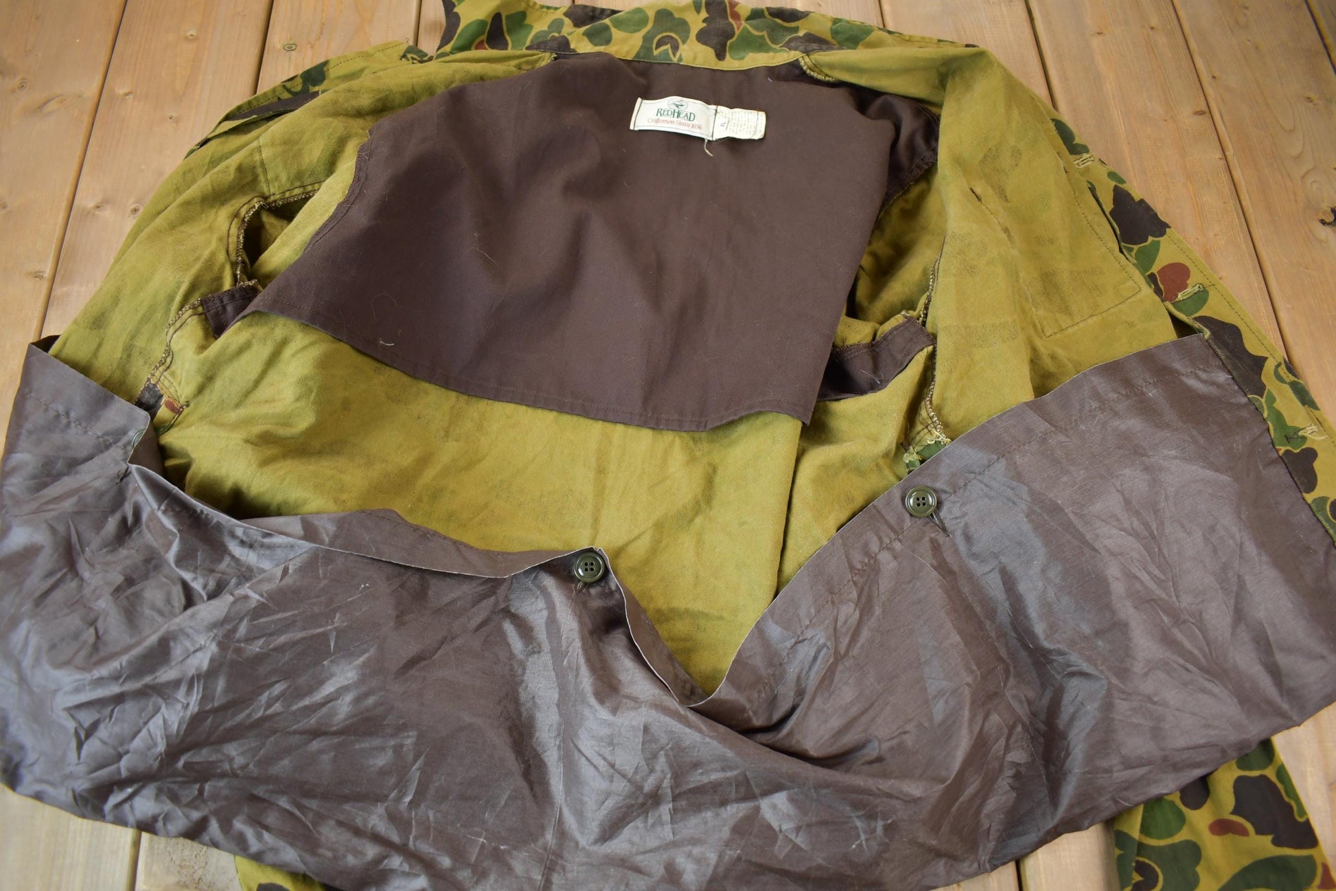 Vintage 1990s Red Head Frog Skin Camo All Over Print Jacket Size XL Men's XL from propervintagecanada