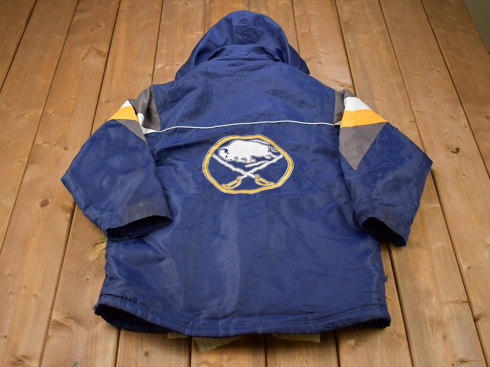Vintage 1990s Reebok Buffalo Sabres NHL Winter Jacket Men's XL from propervintagecanada