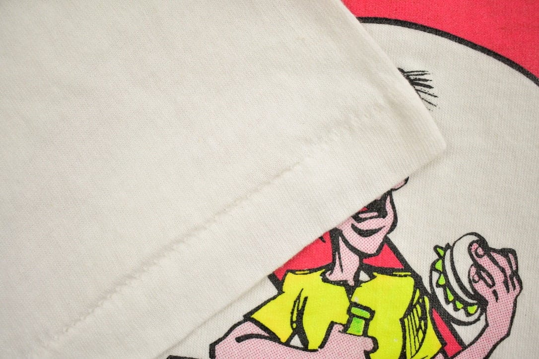 Vintage 1990s Relaxe Prends Un Break Graphic T-Shirt Men's Large from propervintagecanada