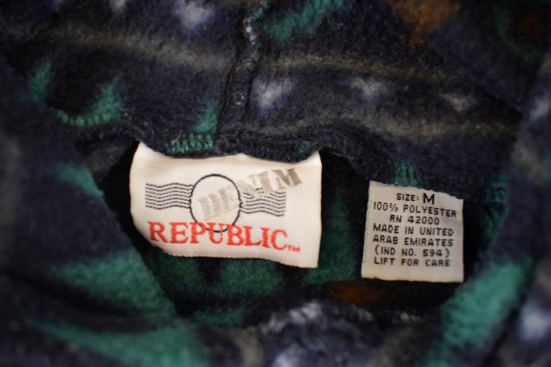 Vintage 1990s Republic Aztec Fleece Hoodie Sweatshirt Men's L from propervintagecanada