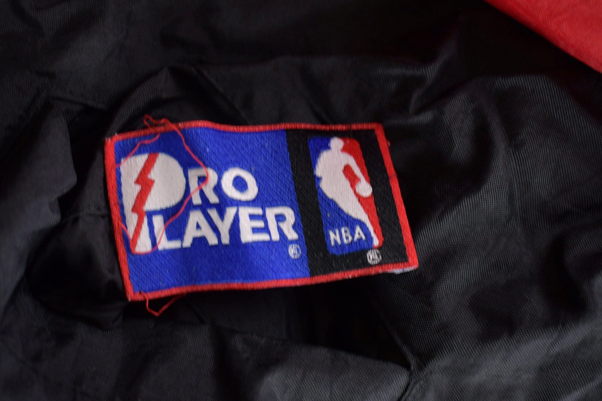 Vintage 1990s Reversible Chicago Bulls NBA Pro Player Puffer Jacket Men's XL from propervintagecanada