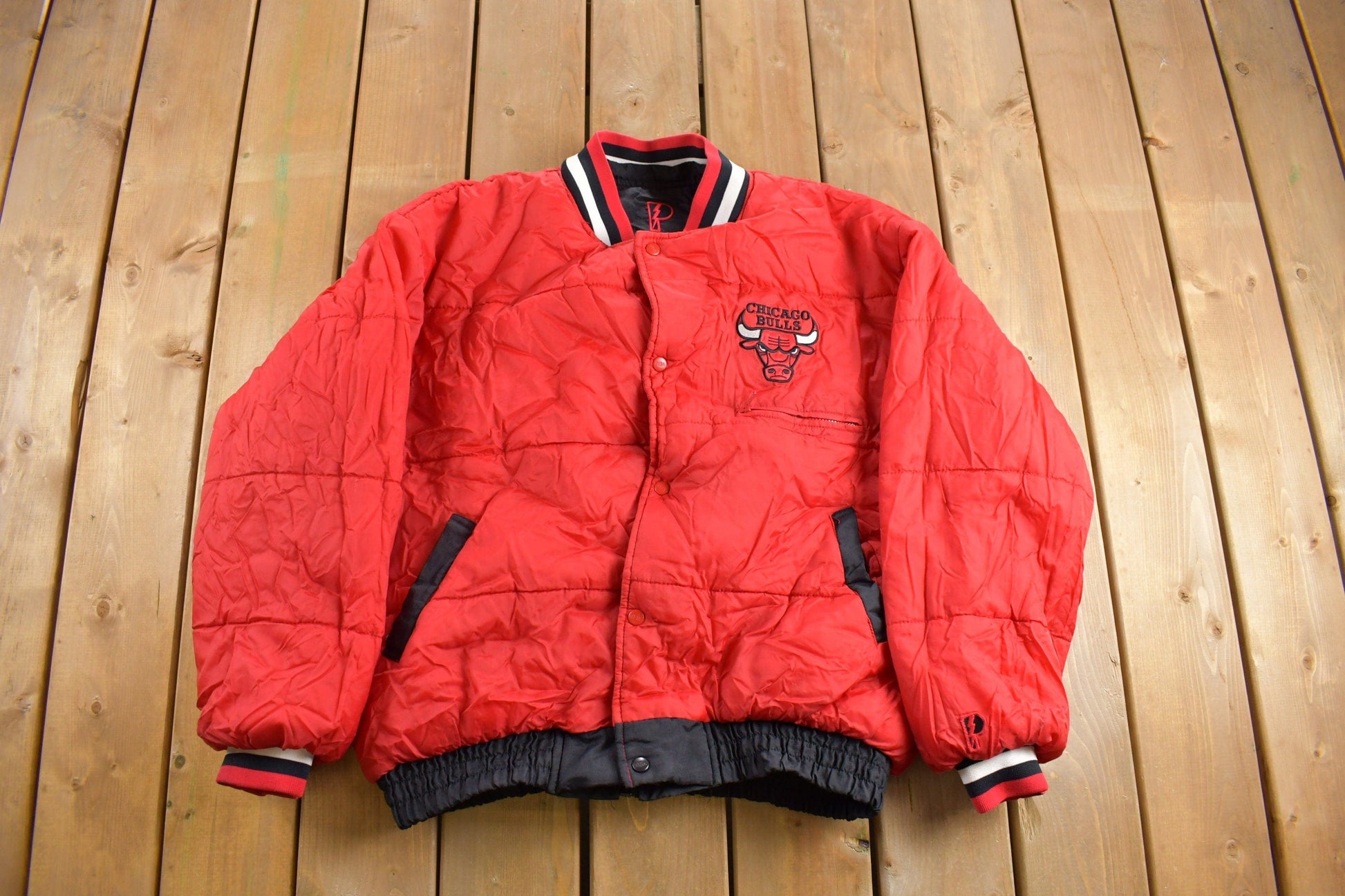 Vintage 1990s Reversible Chicago Bulls NBA Pro Player Puffer Jacket Men's XL from propervintagecanada