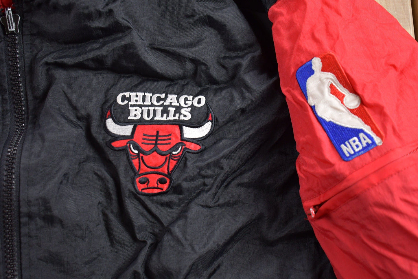 Vintage 1990s Reversible Chicago Bulls NBA Pro Player Puffer Jacket Men's XL from propervintagecanada
