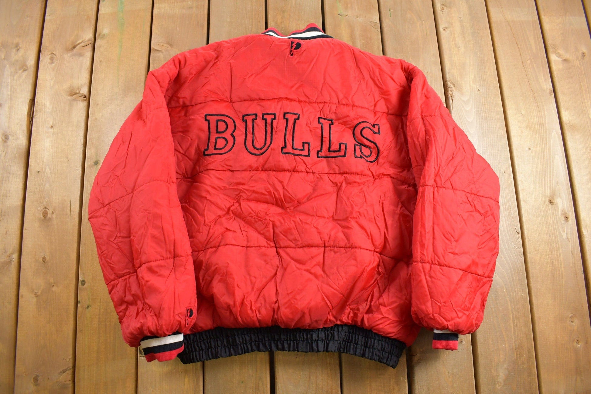 Vintage 1990s Reversible Chicago Bulls NBA Pro Player Puffer Jacket Men's XL from propervintagecanada