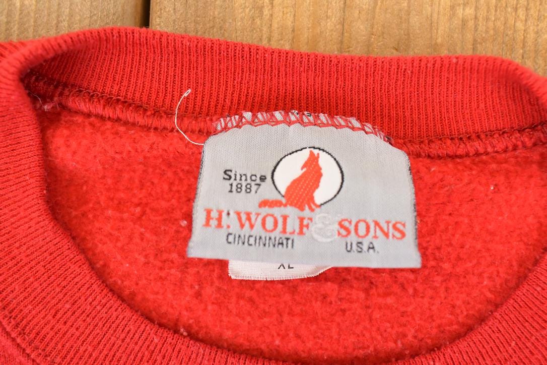 Vintage 1990s Richmond Spiders Graphic Print Collegiate Crewneck Sweatshirt Mens L from propervintagecanada