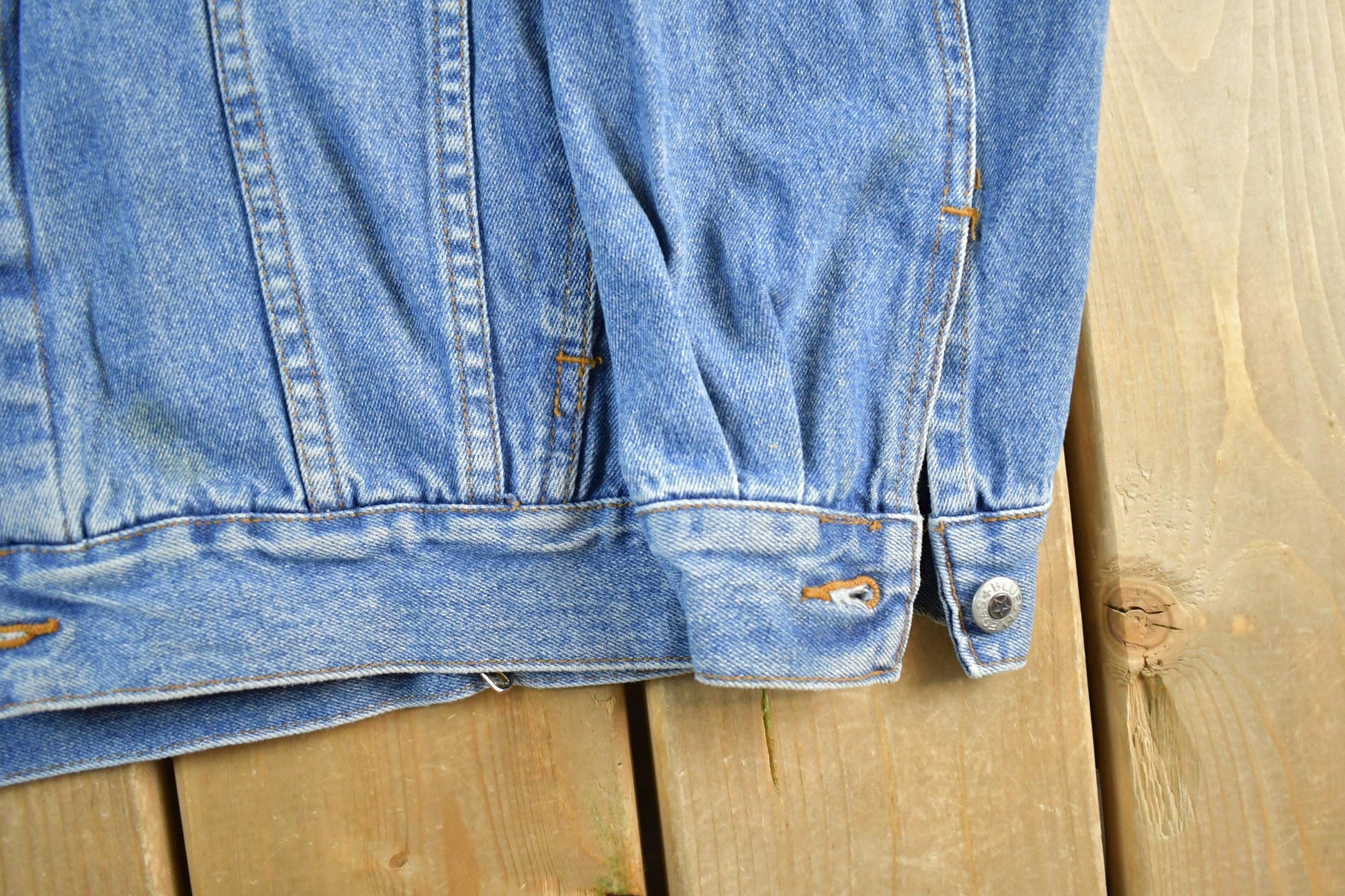 Vintage 1990s Riviera Casino Denim Jean Trucker Jacket Men's Small from propervintagecanada