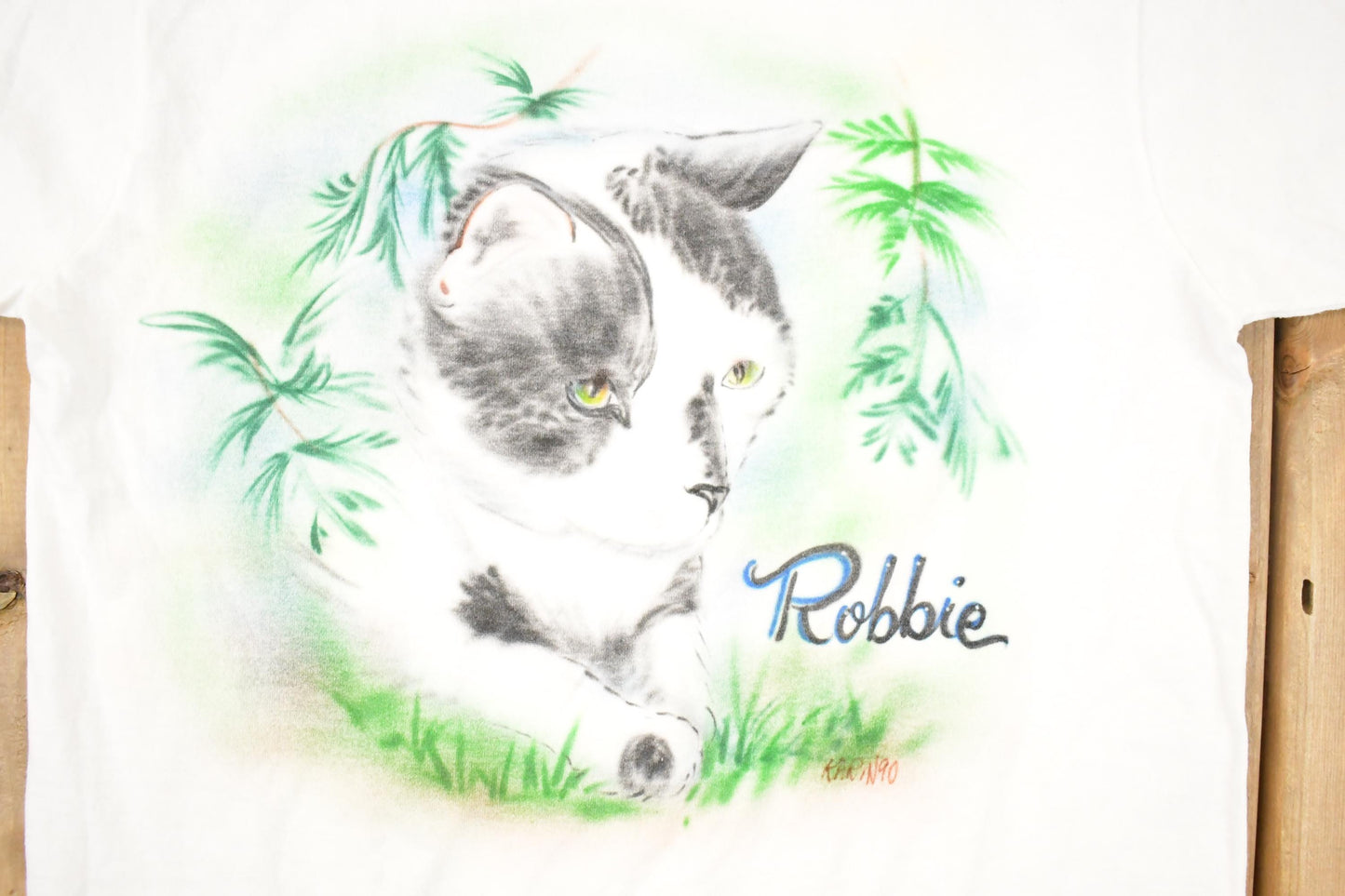 Vintage 1990s Robbie Airbrushed Kitty Souvenir Travel T-Shirt Women's M from propervintagecanada