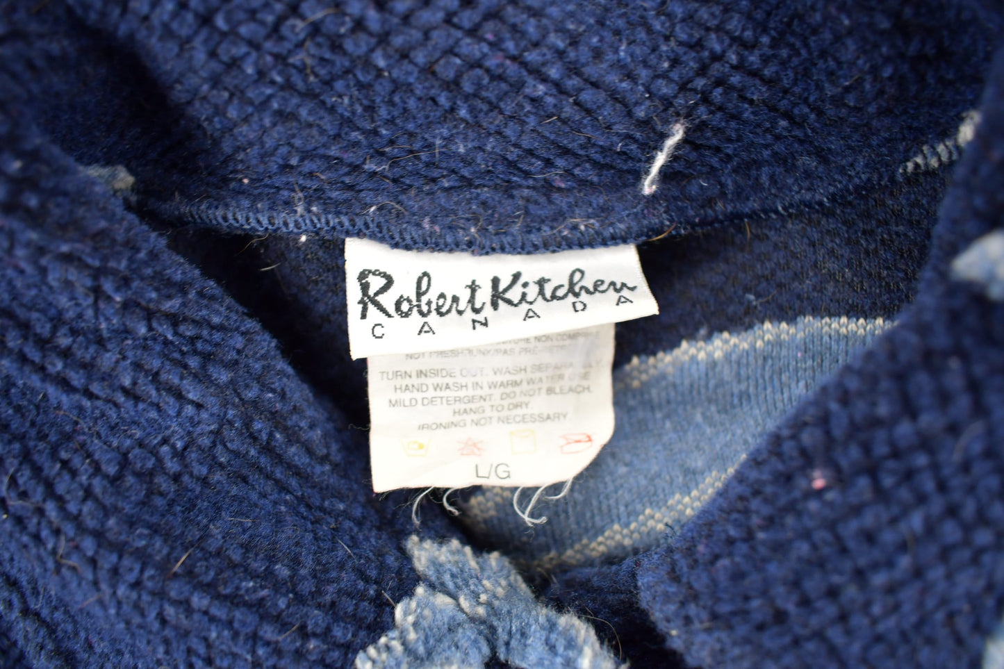 Vintage 1990s Robert Kitchen Leaves Theme All Over Print Fleece Sweater Men's Large from propervintagecanada