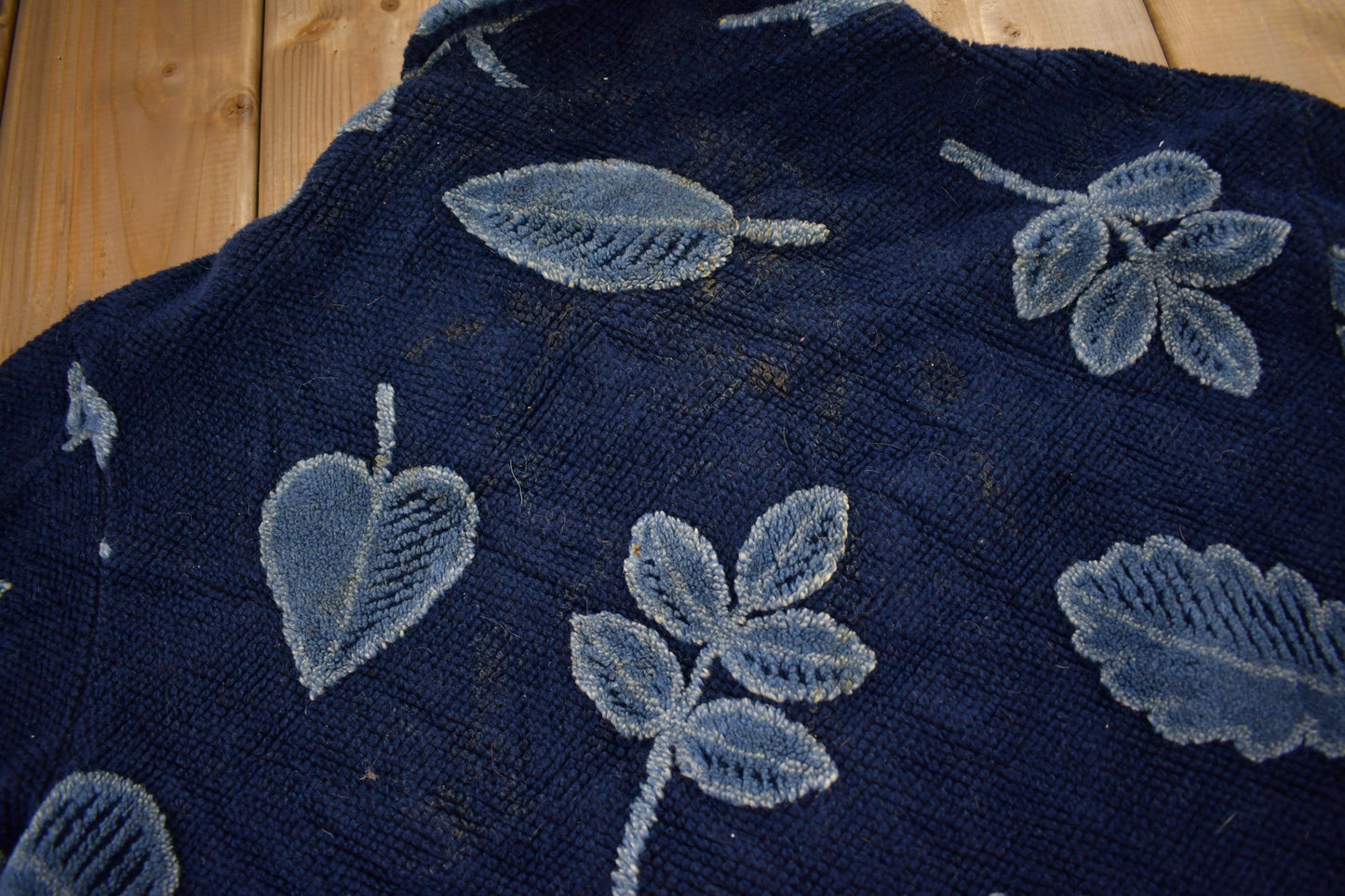 Vintage 1990s Robert Kitchen Leaves Theme All Over Print Fleece Sweater Men's Large from propervintagecanada