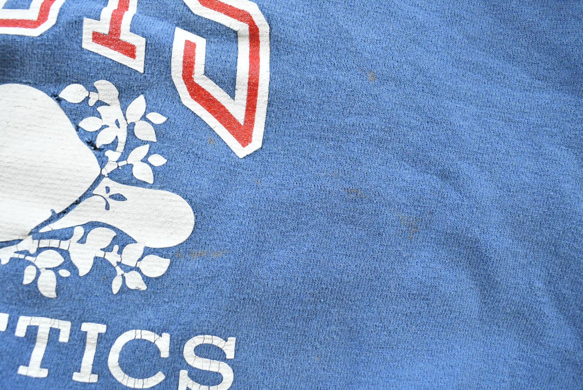 Vintage 1990s Roots Athletics Crewneck Sweatshirt Mens XL from propervintagecanada