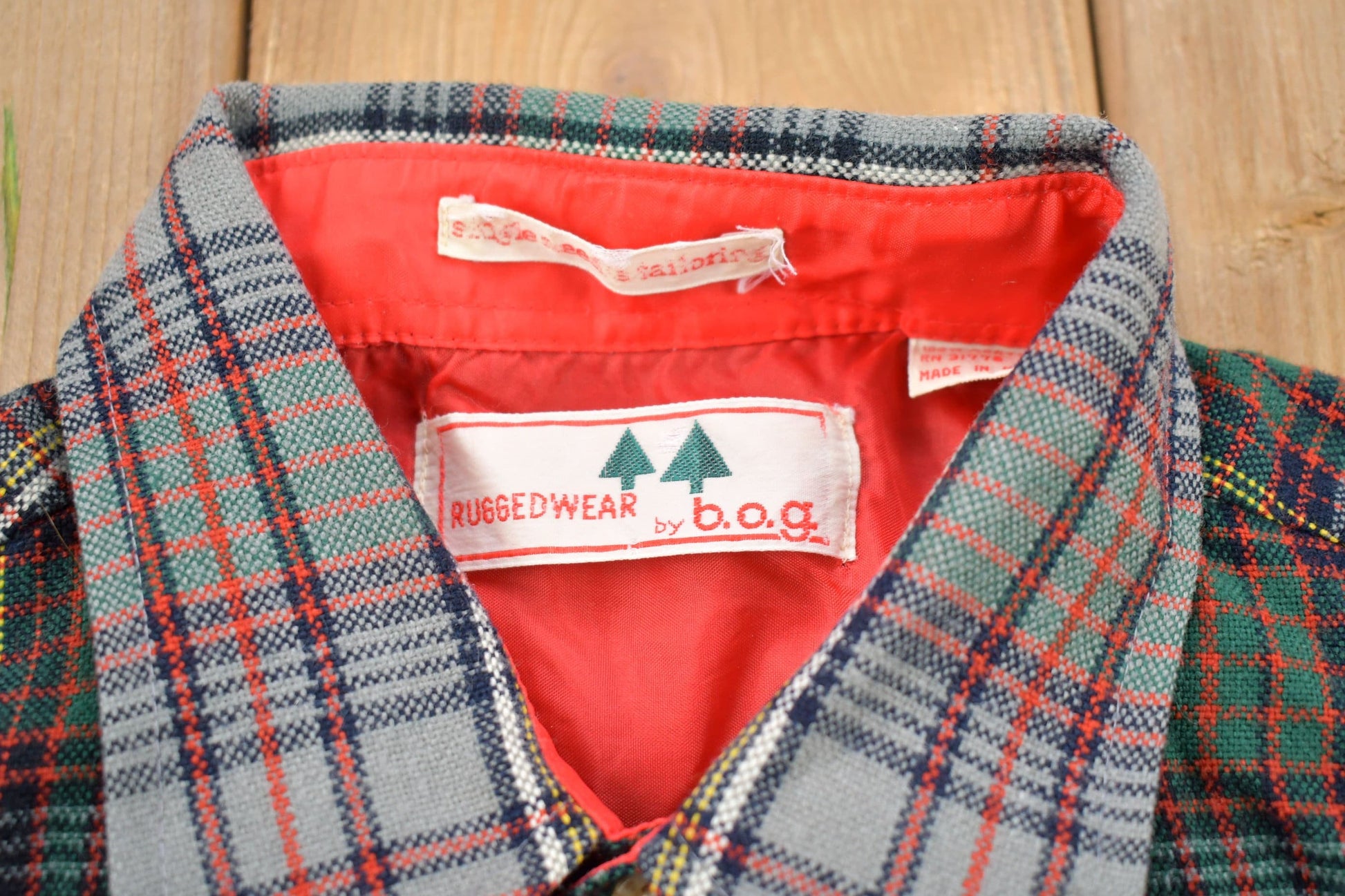 Vintage 1990s Ruggedwear By B.O.G. Plaid Flannel Button Up Shirt Men's M from propervintagecanada