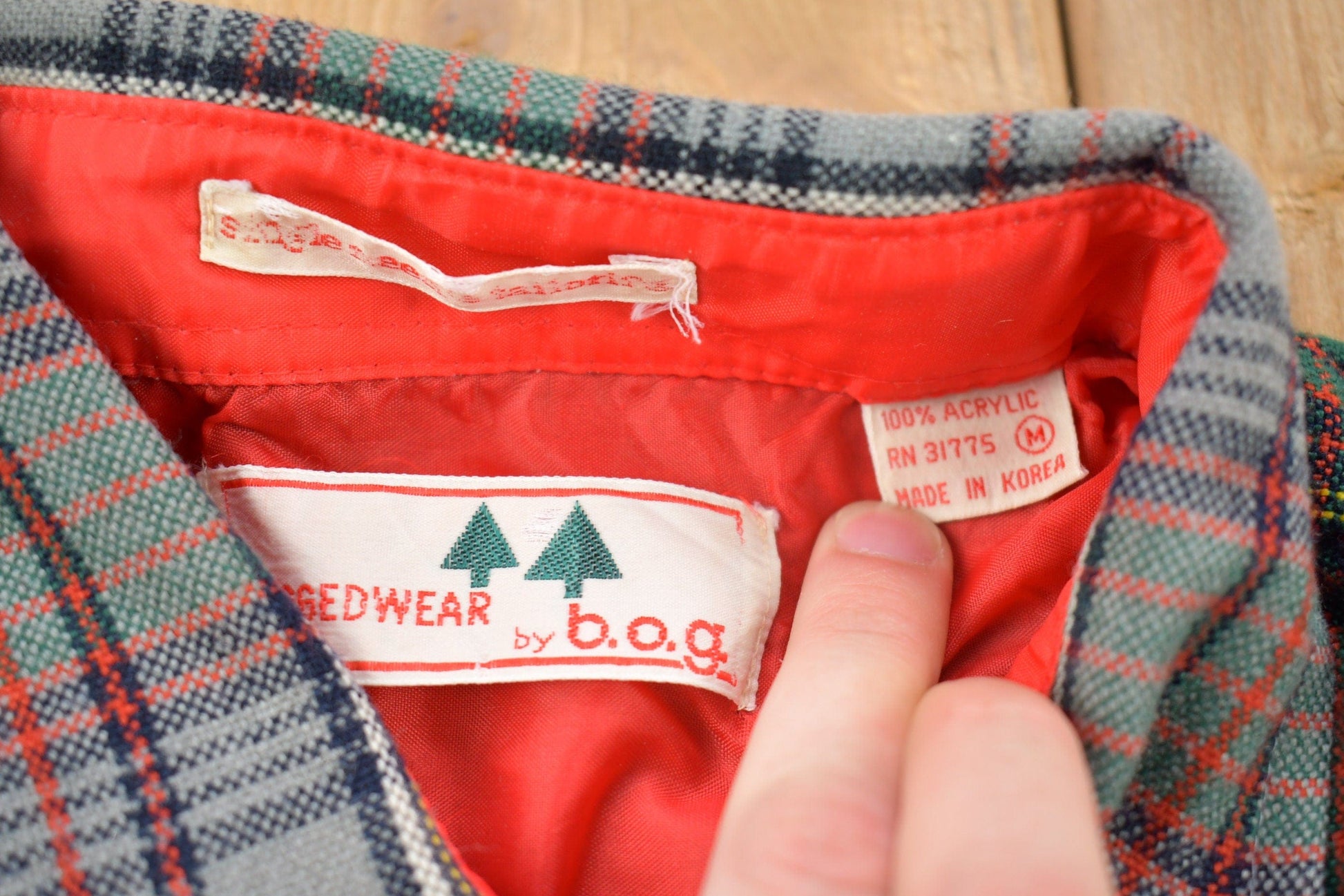 Vintage 1990s Ruggedwear By B.O.G. Plaid Flannel Button Up Shirt Men's M from propervintagecanada