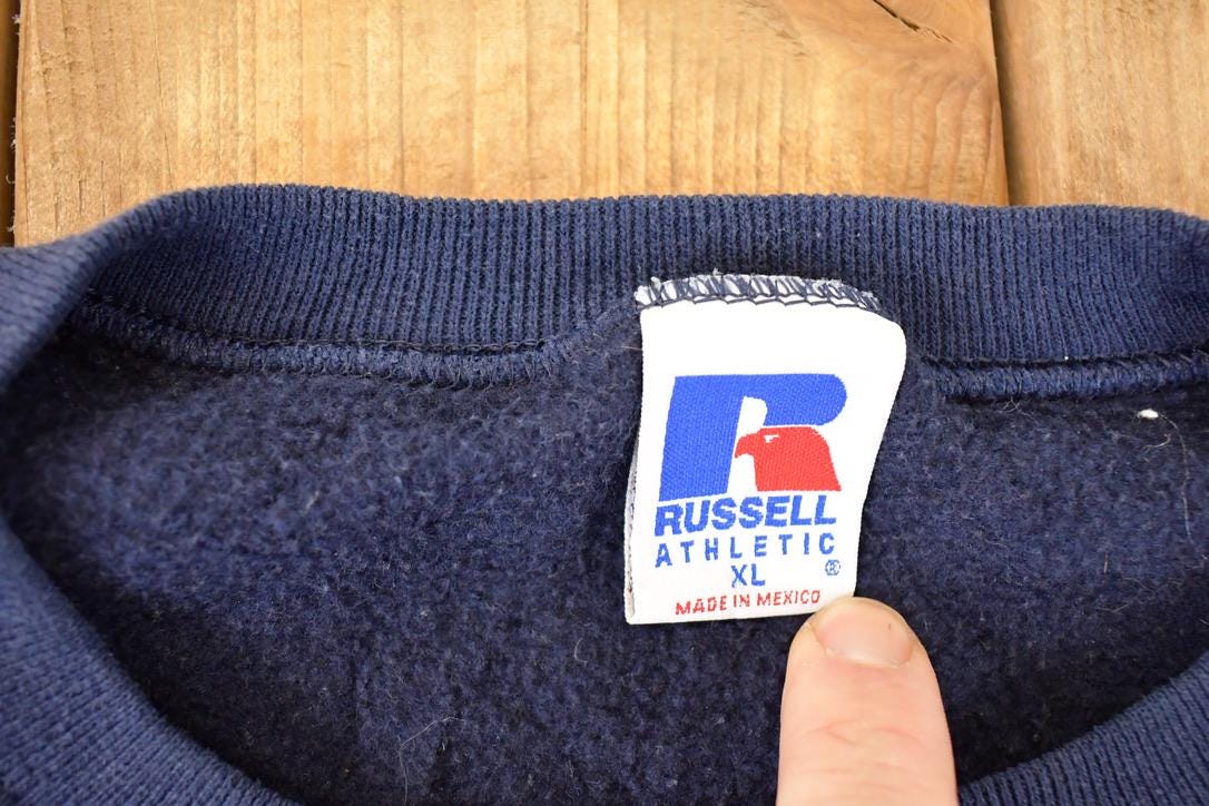 Vintage 1990s Russell Athletic Blank Crewneck Sweatshirt Mens L from propervintagecanada
