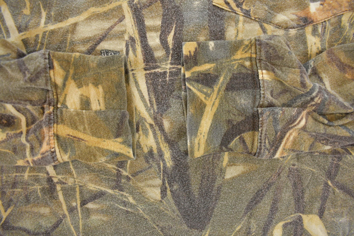 Vintage 1990s Russell Outdoors Real Tree Camouflage Crewneck Sweatshirt Men's M from propervintagecanada