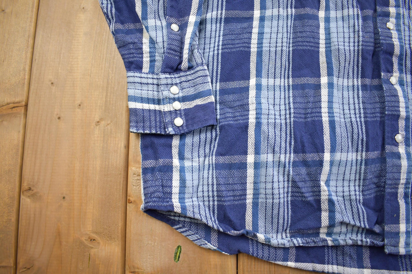 Vintage 1990s Saddle King Western Style Heavy Button Up Shirt Men's XL from propervintagecanada