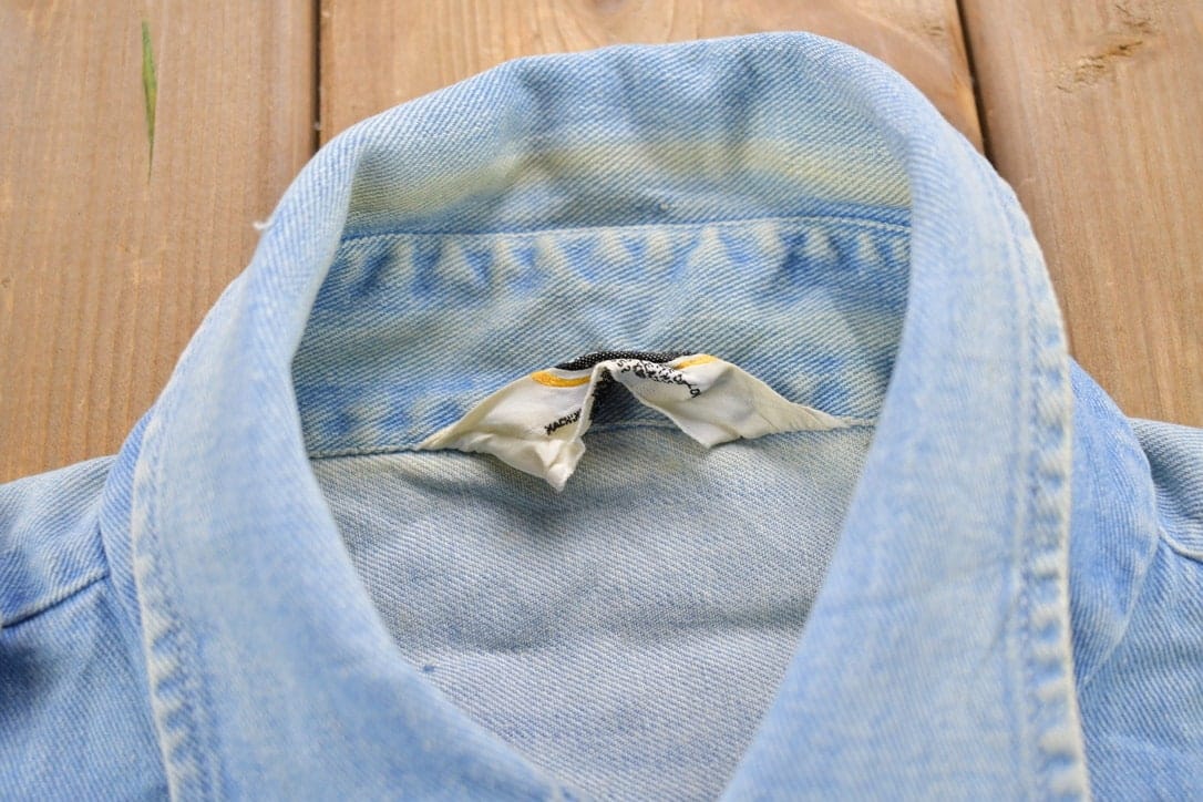 Vintage 1990s Saddlehorn Jean Button Up Shirt Men's Medium from propervintagecanada