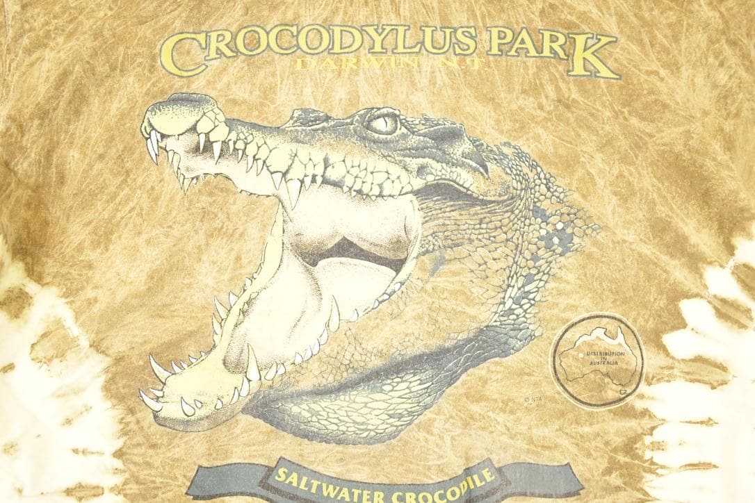 Vintage 1990s Saltwater Crocodile Australia Souvenir T-Shirt Men's L from propervintagecanada