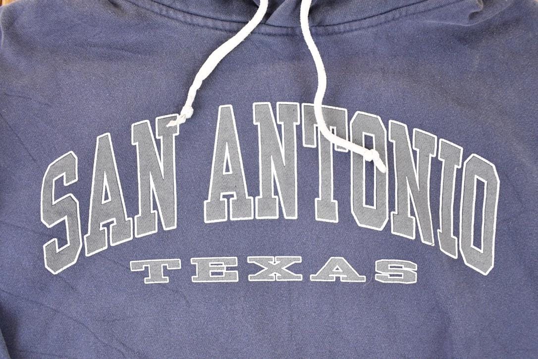 Vintage 1990s San Antonio Texas Hoodie Sweatshirt Men's L from propervintagecanada