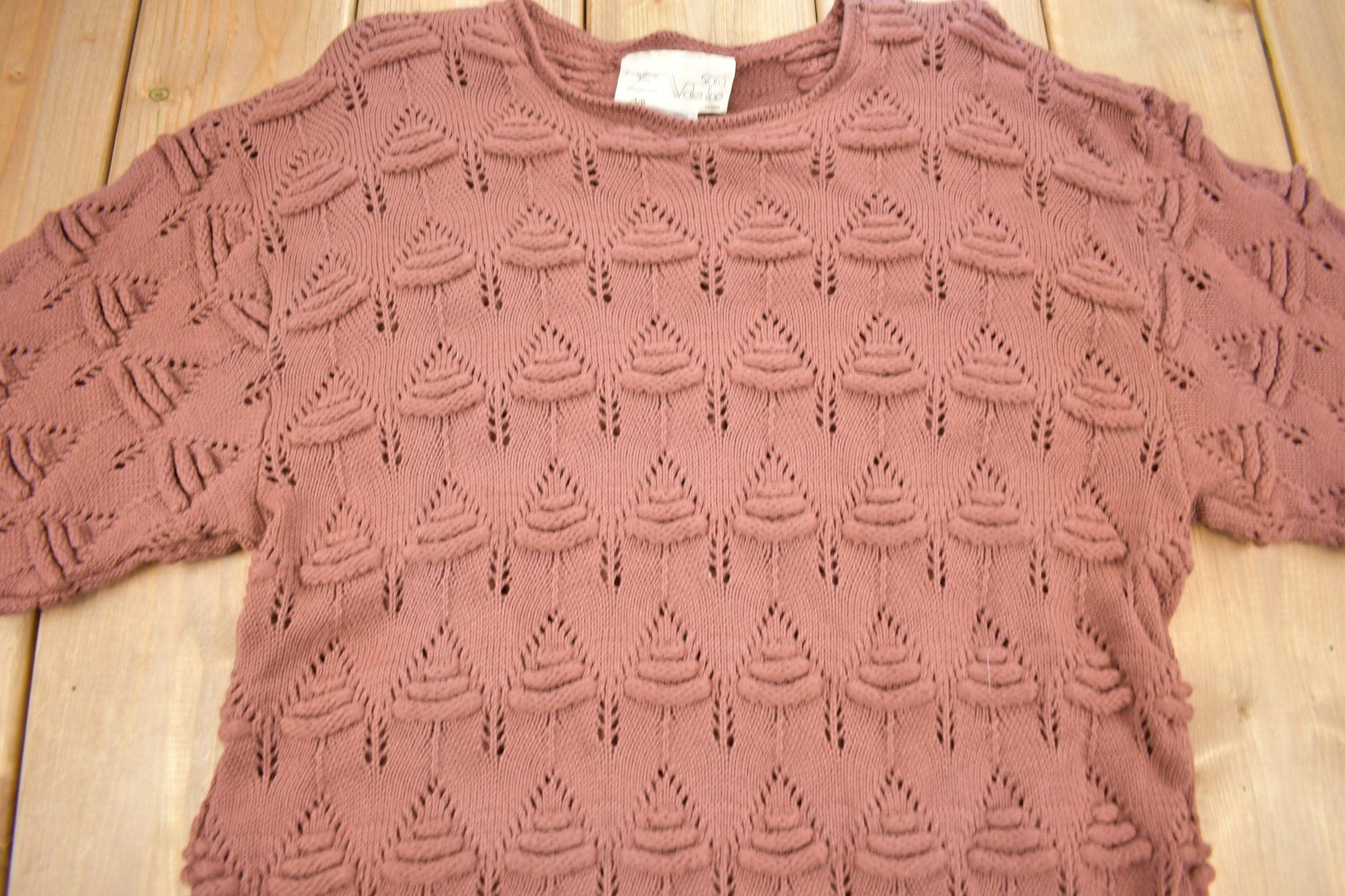 Vintage 1990s Sara Valentina Yarn Knit Sweater Men's Large from propervintagecanada