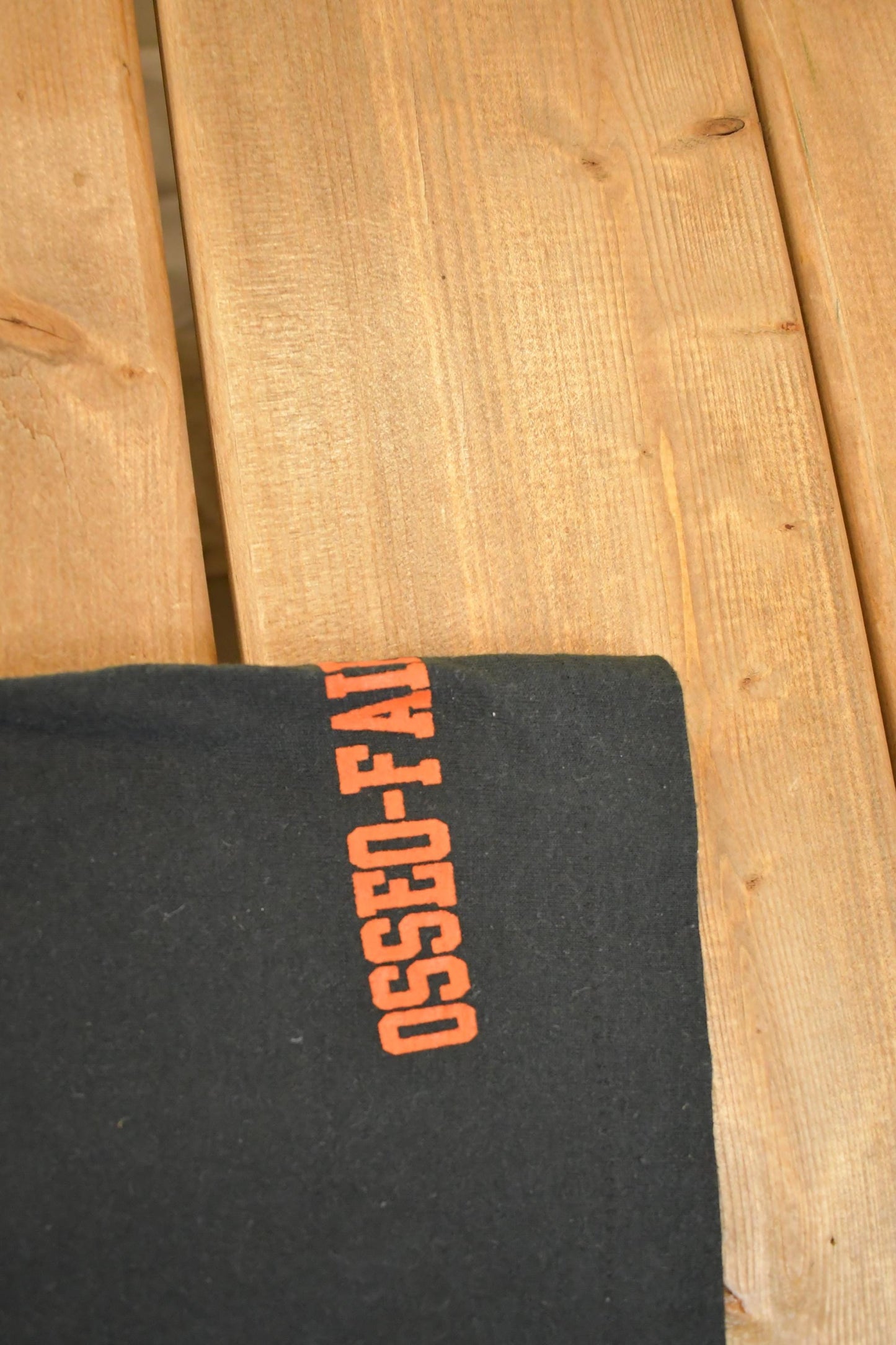 Vintage 1990s Screen Stars Best OSSEO Souvenir Aztec T-Shirt Men's L from propervintagecanada