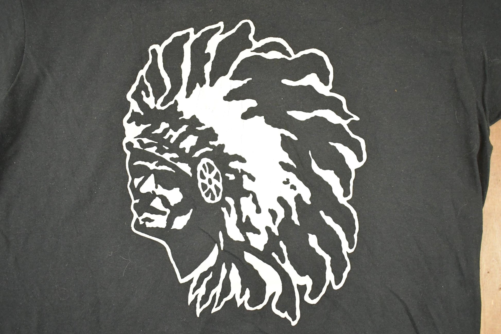 Vintage 1990s Screen Stars Best OSSEO Souvenir Aztec T-Shirt Men's L from propervintagecanada