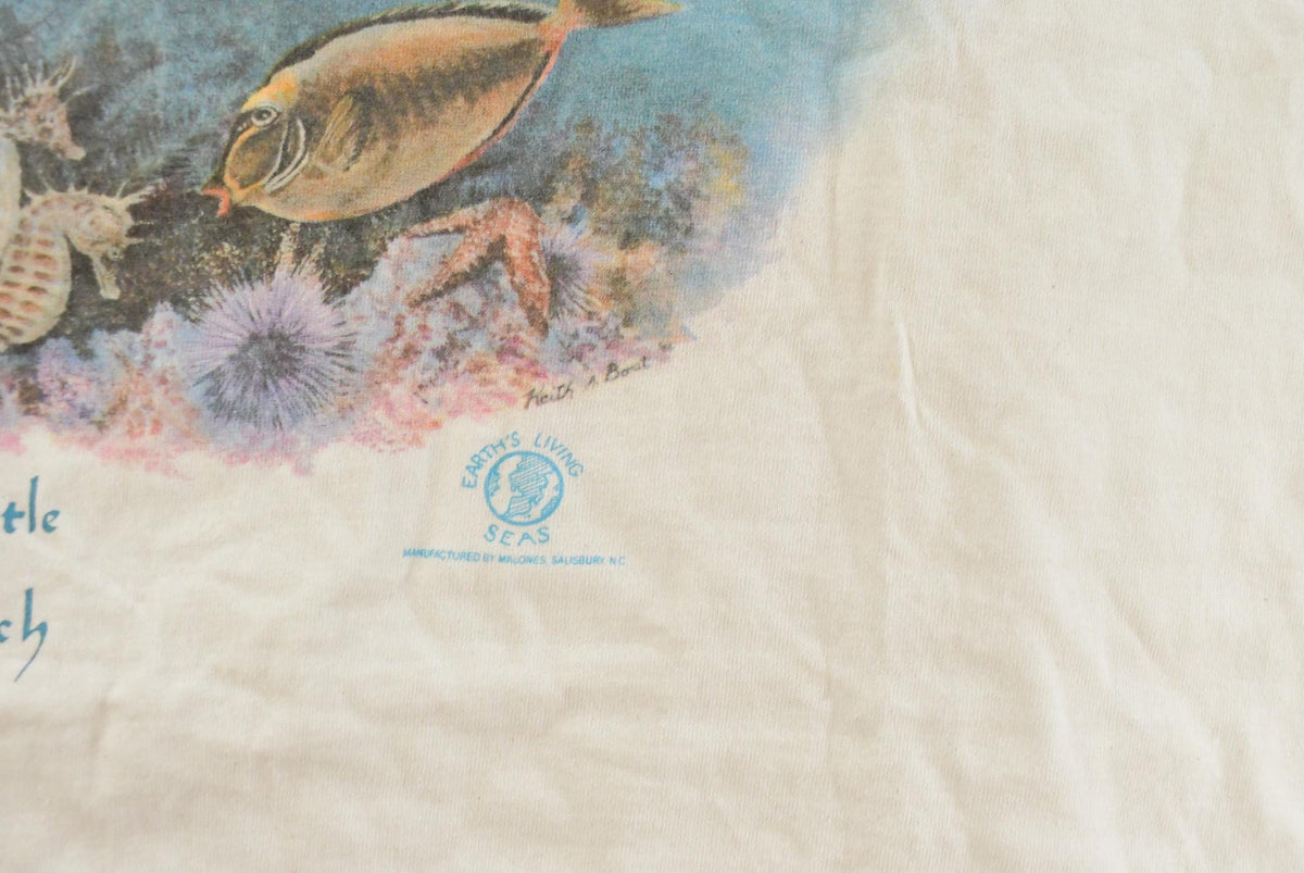 Vintage 1990s Sea Turtles Souvenir Travel T-Shirt Men's L from propervintagecanada