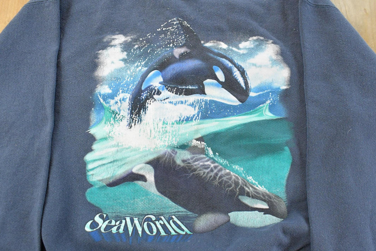 Vintage 1990s Sea World Orca Whale Graphic Crewneck Sweatshirt Men's M from propervintagecanada