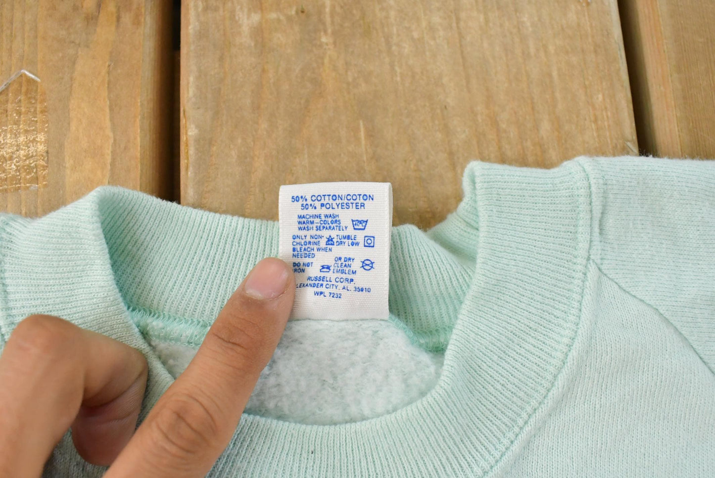 Vintage 1990s Sheep Farm Graphic Raglan Crewneck Men's M from propervintagecanada