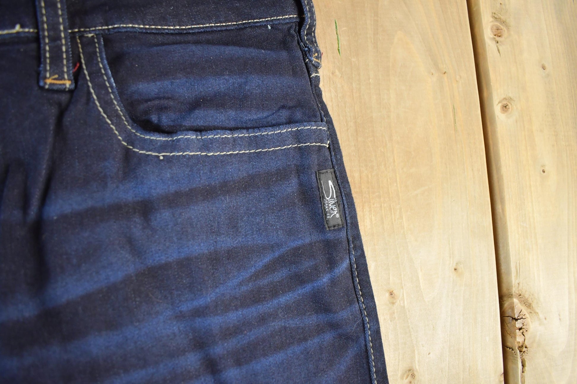 Vintage 1990s Silver Jeans Denim Jeans Men's Medium 34 x 32 from propervintagecanada