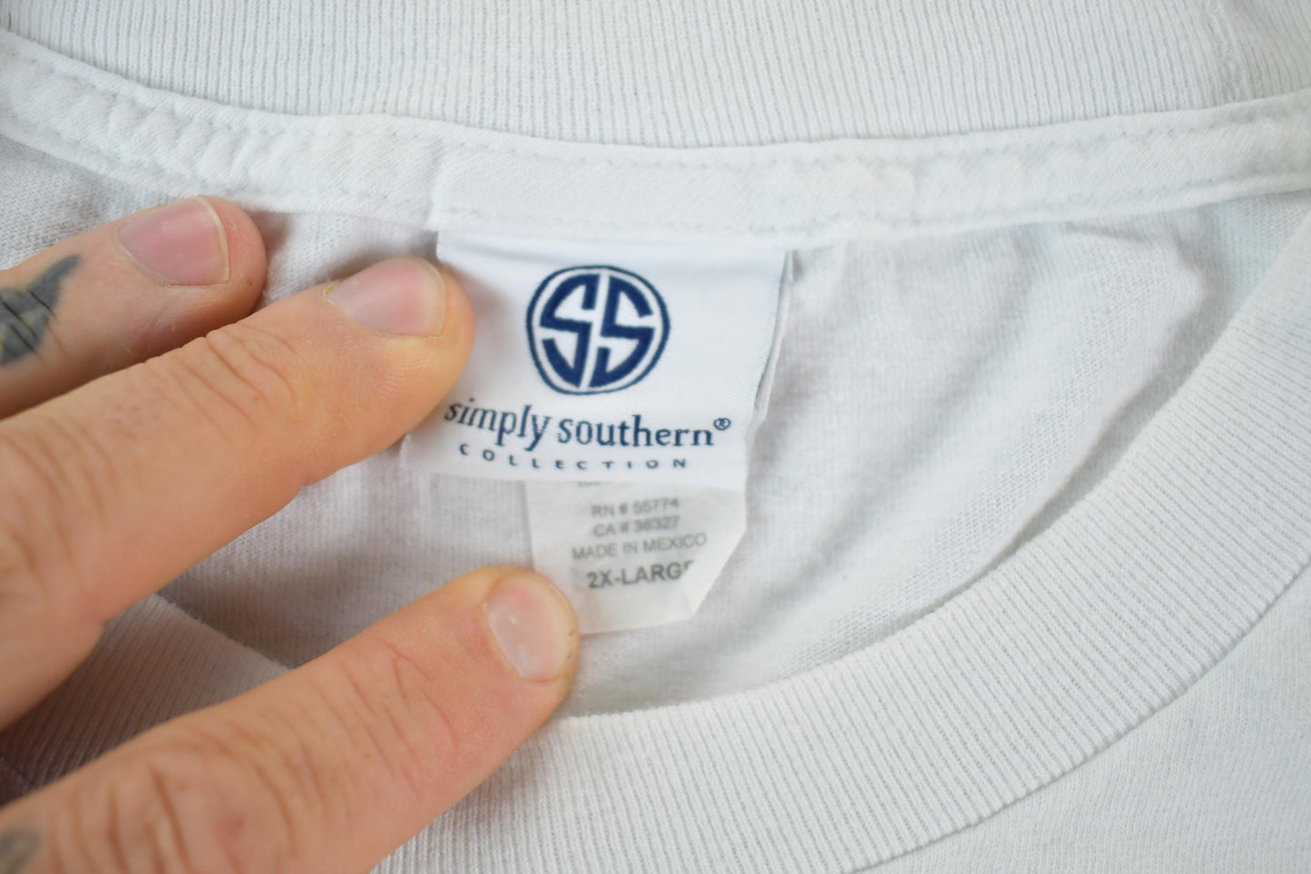 Vintage 1990s Simply Southern Animal Graphic T-Shirt Men's XL from propervintagecanada