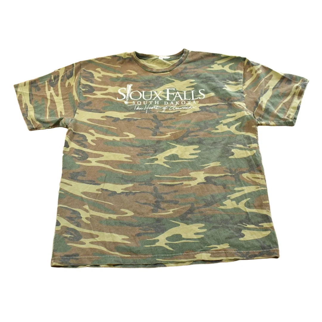 Vintage 1990s South Dakota Sioux Falls Camo Short Sleeve T-Shirt Mens XL from propervintagecanada