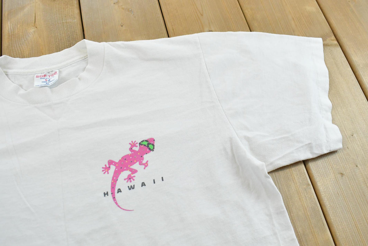 Vintage 1990s Souvenir Hawaii Gecko Decko Travel T-Shirt Men's L from propervintagecanada