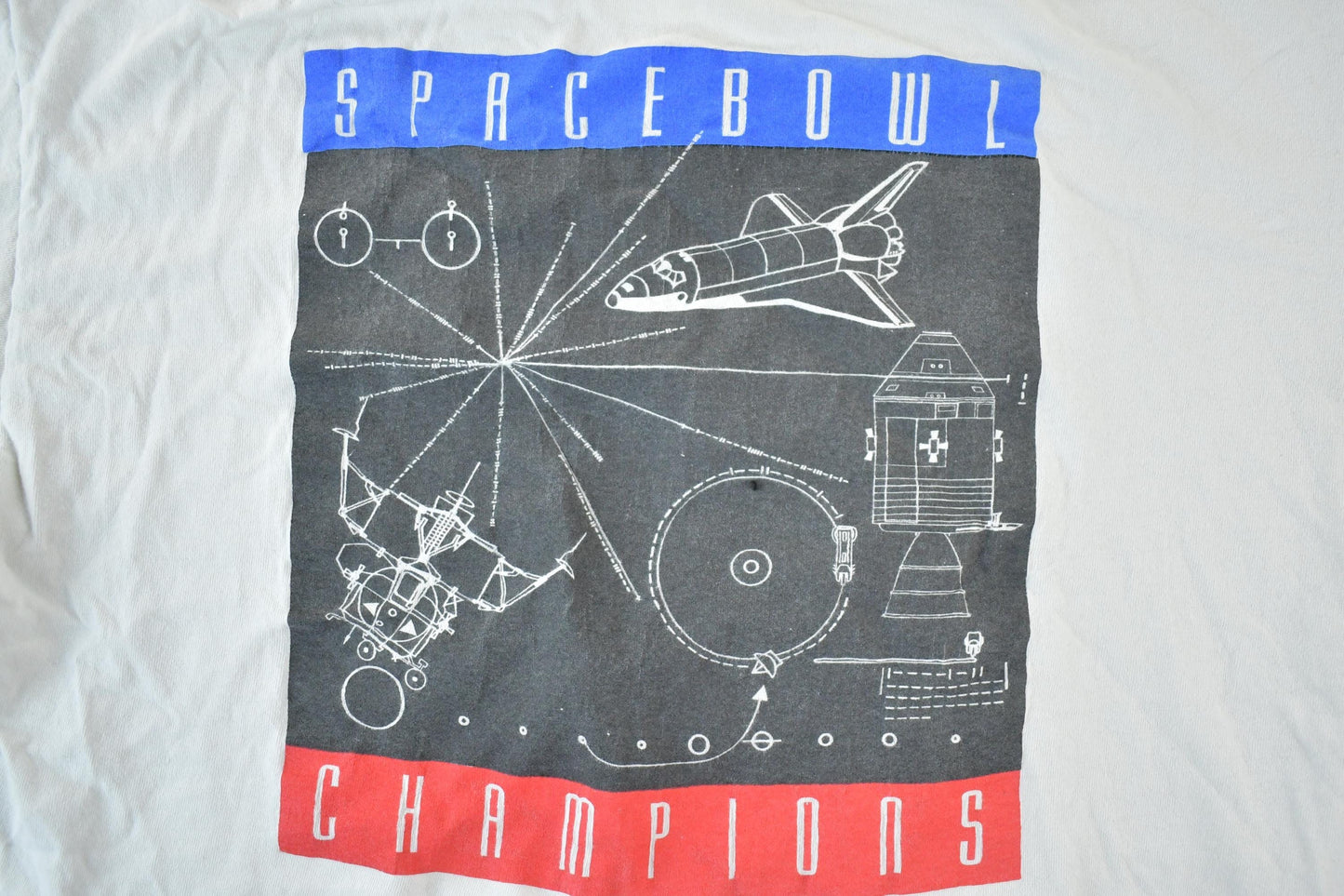 Vintage 1990s Space Bowl Champions Astronaut Souvenir Single Stitch Graphic Print T-Shirt Made In Men's XL from propervintagecanada