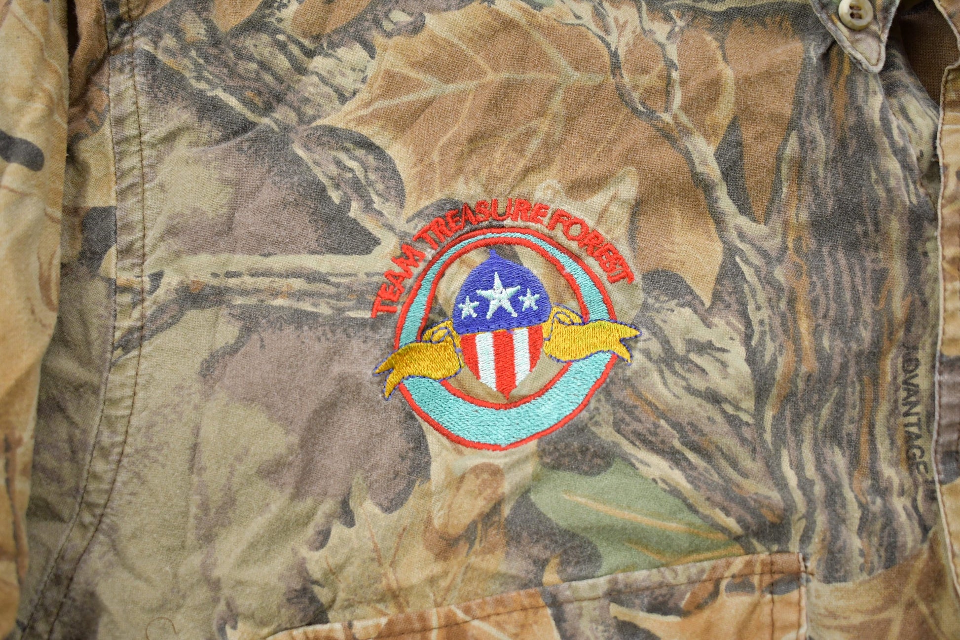 Vintage 1990s Spartan Hunting Camo Button Up Men's Medium from propervintagecanada