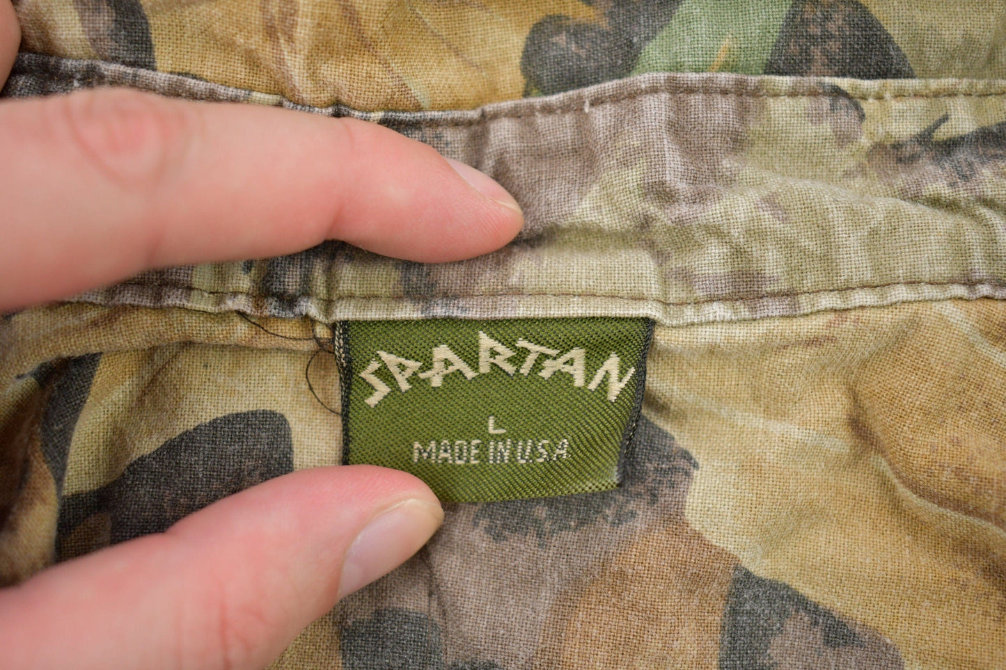 Vintage 1990s Spartan Hunting Camo Button Up Men's Medium from propervintagecanada